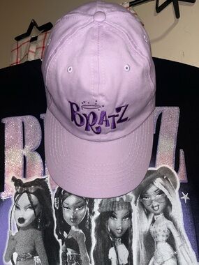 Bratz lot (graphic tee and cap)